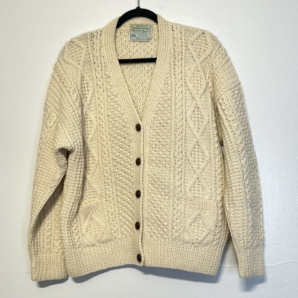 An Irish Traditional Chunky Cable Knit Fisherman hand Knit Cardigan New Wool M/L